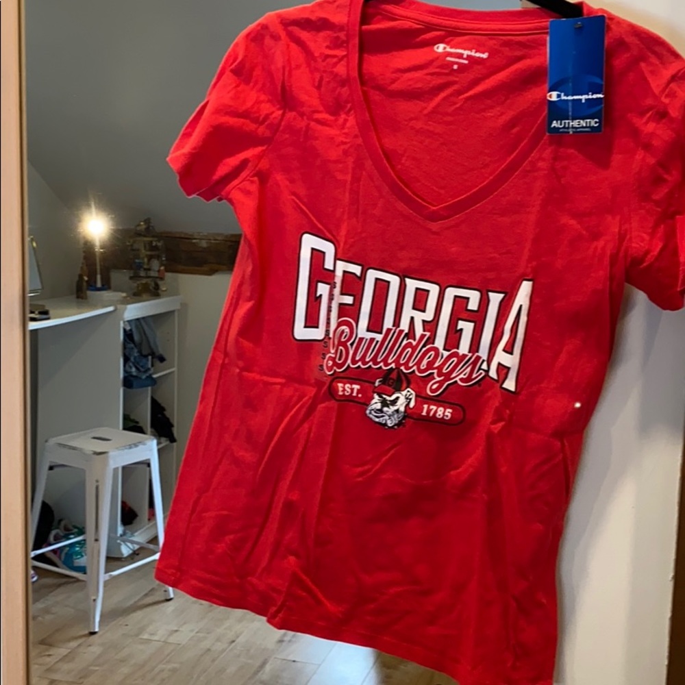 Georgia Bulldogs : Women’s v-neck tee! NEW